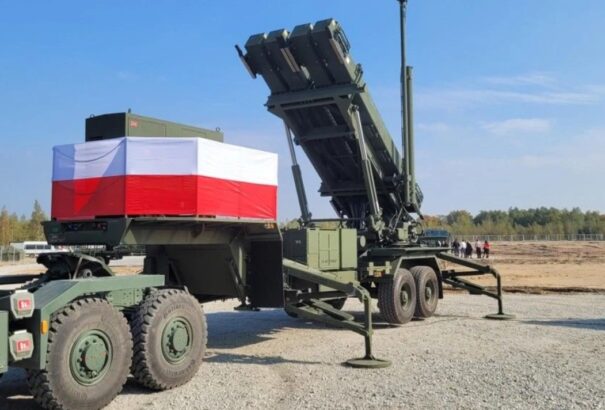 Ötmilliárd dolláros fegyverüzletet ütött nyélbe Lengyelország