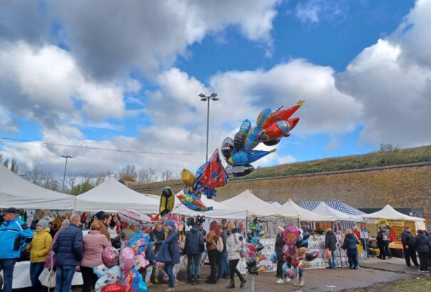 A változékony idő sem csökkentette  a komáromi András-napi vásár élménygazdagságát