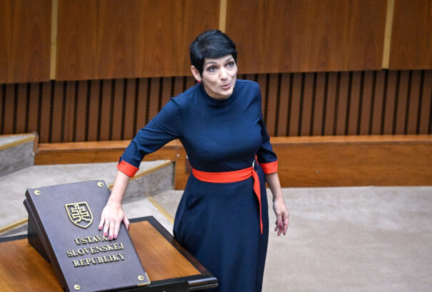 Bihariová (PS) Ficónak: Az Ukrajnának nyújtott segélyek leállításával saját országunkat veszélyeztetjük