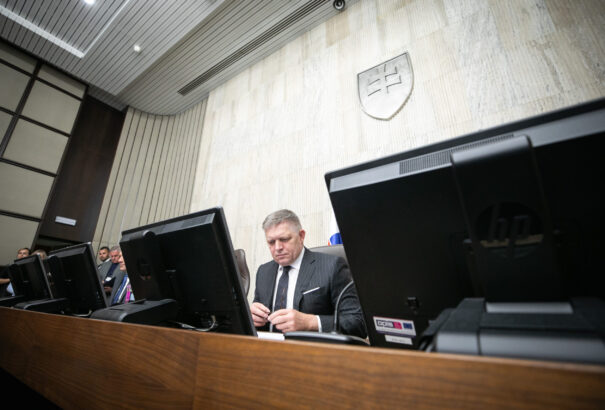 A Fico-kabinet elfogadta programnyilatkozatát – A nemzetiségektől elvárja az ország szuverenitásának, területi egységének elfogadását