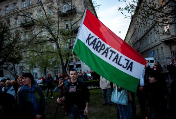 Háromnapos gyászt hirdettek Kárpátalján a súlyos katonai veszteségek miatt