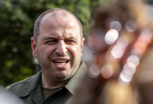 Az ukrán védelmi miniszter ismertette a vizsgálat eredményeit a rakétacsapást elszenvedett kárpátaljai dandár ügyében