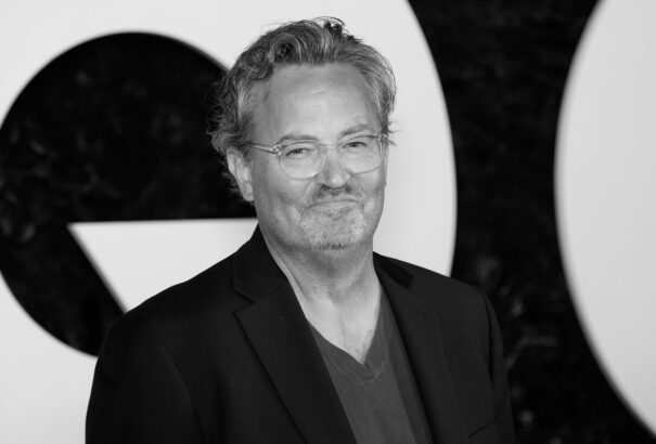 Családja és barátai végső búcsút vettek Matthew Perrytől