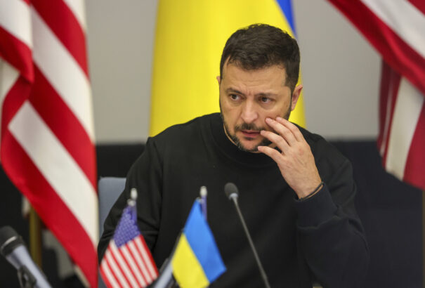 Zelenszkij emeli a tétet: Az ukrajnai háború világháborúvá eszkalálódhat