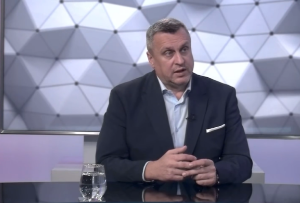 Új törvényjavaslattal állnak elő Dankoék, korlátoznák az LMBT+ témák iskolai népszerűsítését