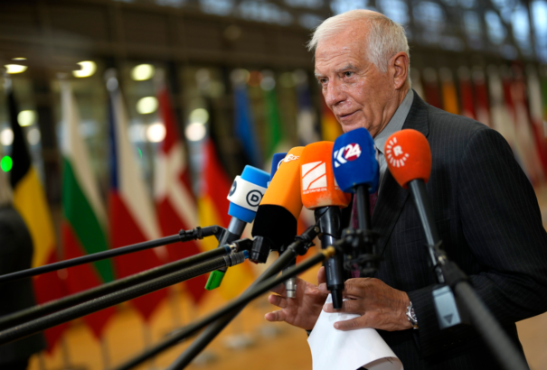 Borrell szerint az EU-nak nagyobb szerepet kellene vállalnia a Közel-Keleten, és nem szabadna csak az USA-ra bíznia a helyzet megoldását