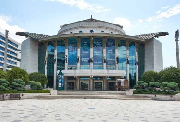 Baleset a Nemzetiben: Lemondott Vidnyánszky, nyomoz a rendőrség