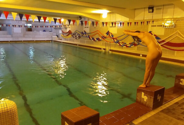 A lengyeleket felháborítják az uszodáikban meztelenkedő csehek