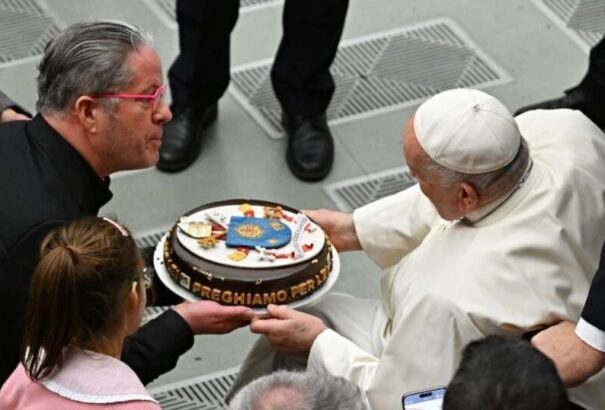 Ferenc pápa ma 87 éves