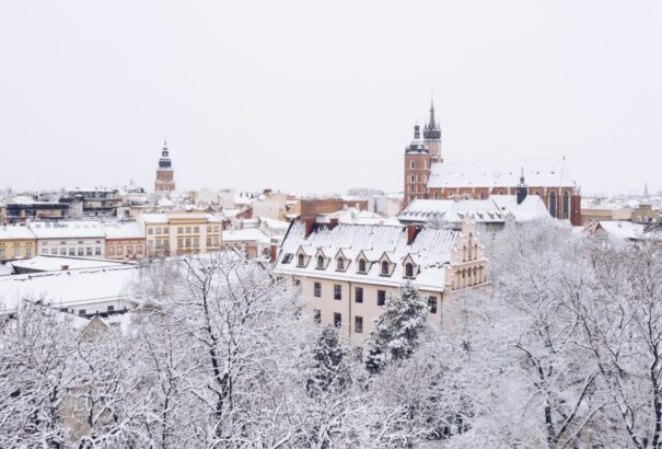 Dél-Lengyelországot is megbénította a havazás
