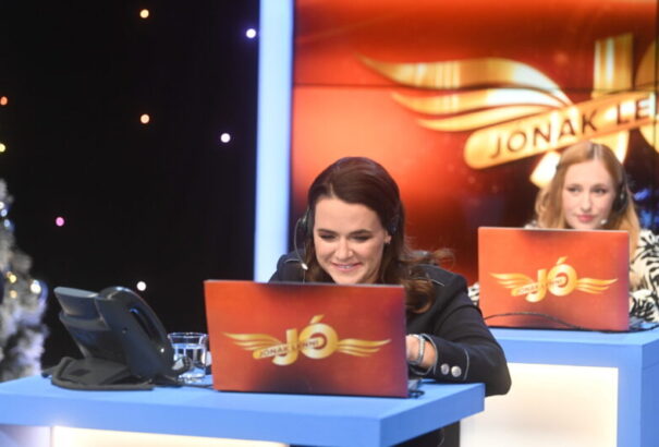 Jónak lenni jó! – Novák Katalin is fogadja a telefonhívásokat