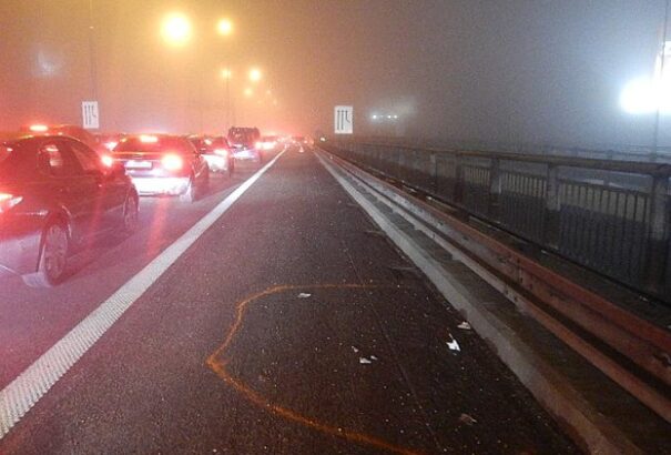 Két közlekedési balesetet okozott egy ittas sofőr a D1-es autópályán