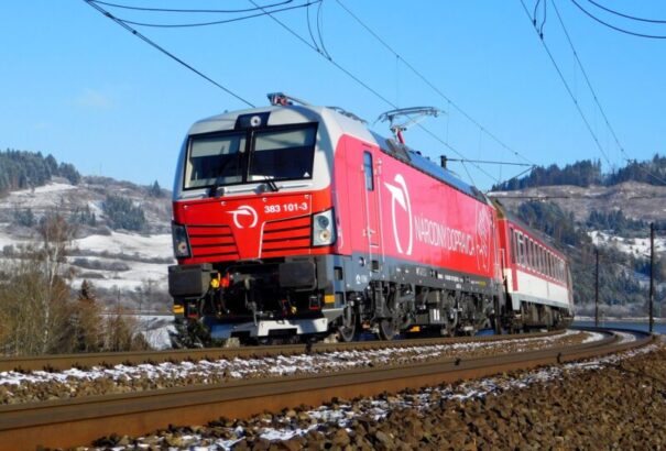 A Szlovák Vasúttársaság plusz vonatokkal erősít a ünnepek alatt