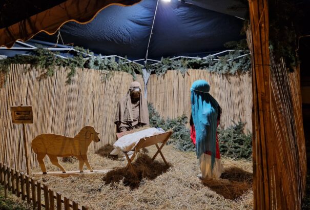 Ünnepi díszítések a Dunaszerdahelyi járás felső részében – Képekkel