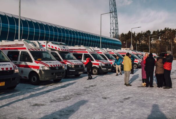 Szlovákia 16 mentőautót küld Ukrajnának