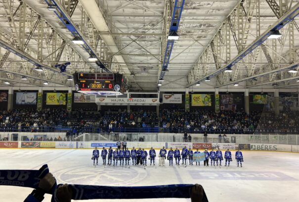 Hidegrázós videó! Így szólt a Székely Himnusz a csíkszeredai jégkorongozók győztes meccse után