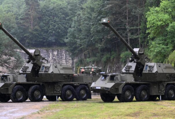 A Zuzana löveg szlovák gyártója késik a hadsereg megrendelésével. Előbb Ukrajnának szállít