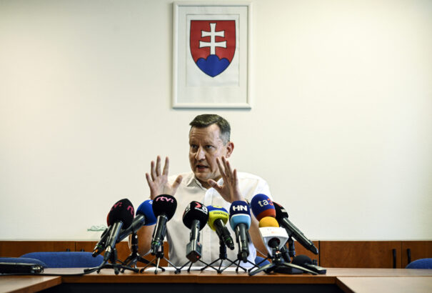 Lipšic hajlandó távozni, ha a kormány megkegyelmez a Speciális Ügyészségnek