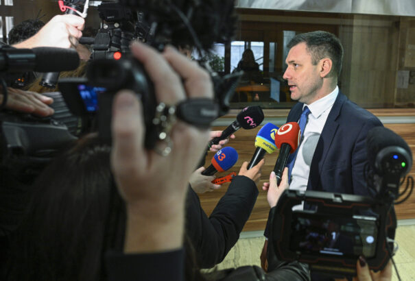 Taraba a jövő év elején akarja előterjeszteni a EIA-t érintő törvénymódosítását