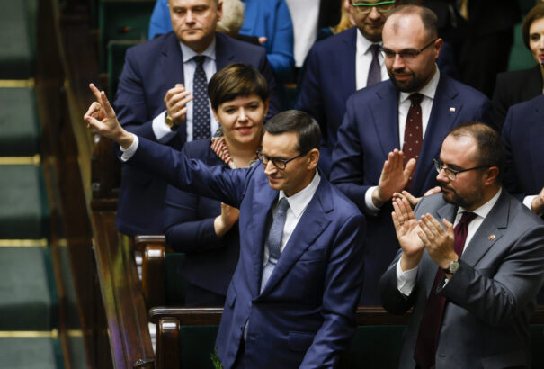 Egy korszak vége: Megbukott Morawiecki kormánya