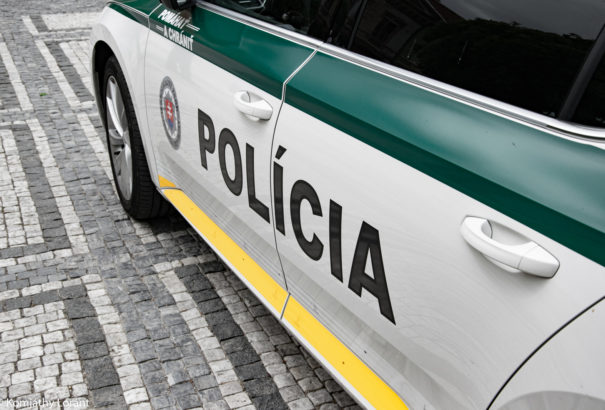 Bombafenyegetés: Evakuáltak egy pozsonyi középiskolát