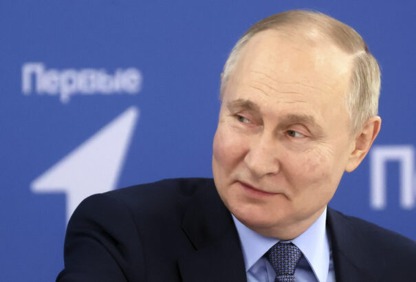 Kreml: Márciusban lesz az orosz elnökválasztás, ha Putyin indul, nem lesz kihívója