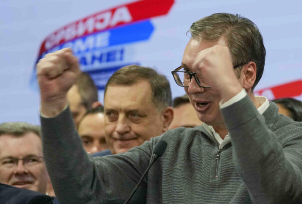 Vucic pártja abszolút többséget szerzett a szerb parlamentben