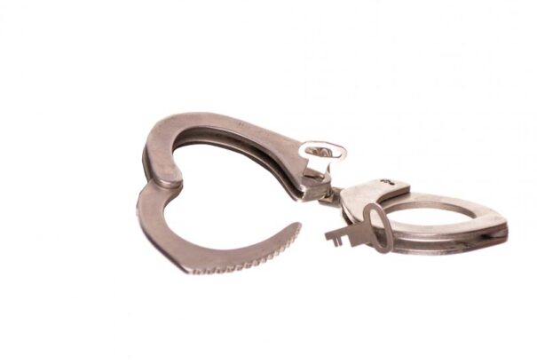 A rendőrség letartóztatott egy férfit. Azzal fenyegetőzött, hogy megismétli a Prágában történteket