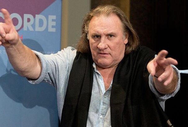 Depardieu felajánlotta Becsületrendjét. A francia miniszter elvenné kitüntetését szexista megjegyzés miatt