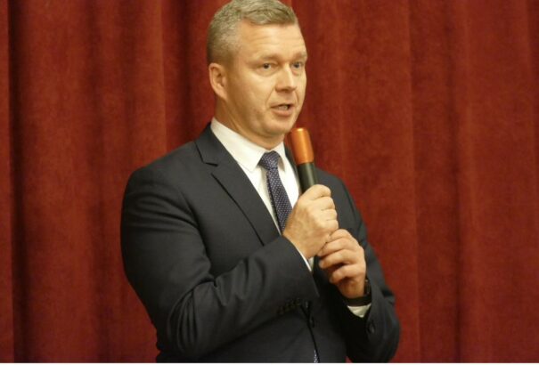 Forró Krisztián tagadja, hogy ellopták volna Barack Obama logóját. Megkérdeztük a szakértőt