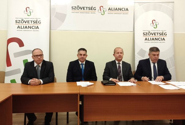 Új intézményvezető a Duna Menti Múzeum élén. A Magyar Szövetség a Nyitra megyei történésekről tájékoztatott