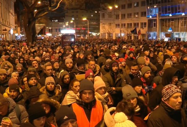 Kormányellenes tüntetések vannak több szlovákiai városban