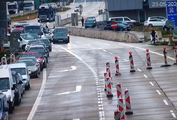 A túlárazott útdíjrendszer tavaly 240 millió eurós bevételt hozott az üzemeltetőnek