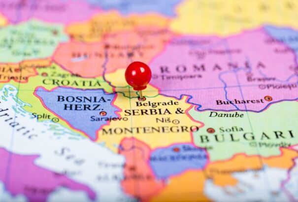 George Friedman szerint egyre valószínűbb egy háború a Balkánon