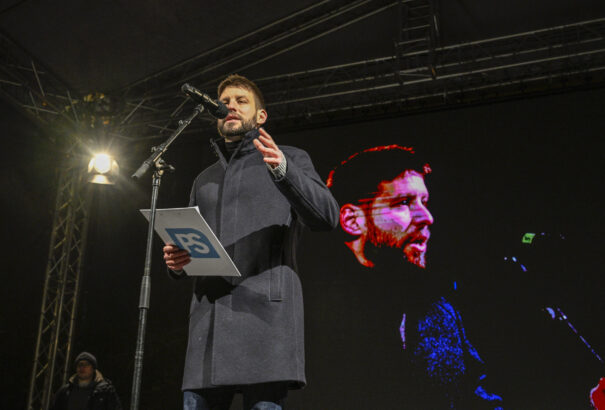 Šimečka Orbánt is emlegette a pozsonyi kormányellenes tüntetésen