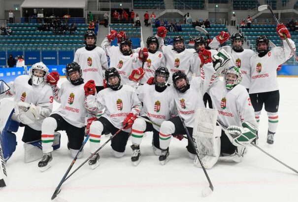Döntőbe jutott a téli ifjúsági olimpián a 3×3-as lány hokiválogatott