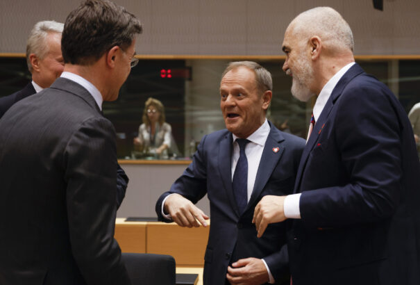 Közröhej és kettős mérce: Brüsszel felszabadítja a Lengyelországnak járó blokkolt milliárdokat