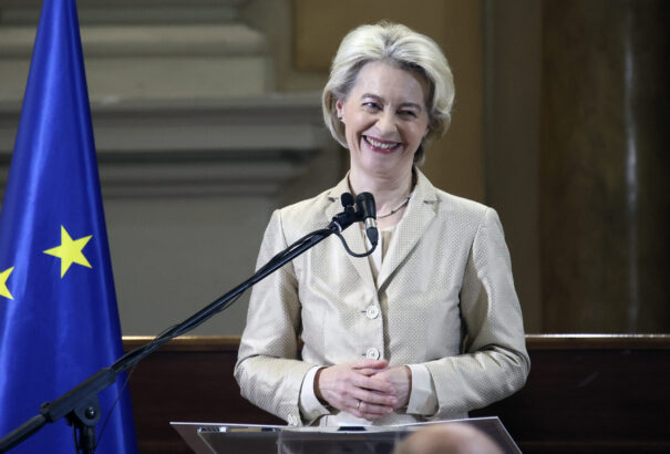 A Pfizer beperelte Romániát, amiért nem vásárolt meg korábban megrendelt 28 millió adag oltást