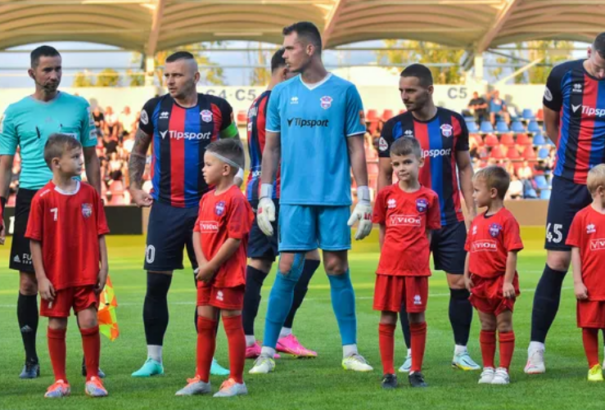 A ViOn lett a nevető harmadik, a Slavia Praha vállalta az aranyosmaróti szurkolók utazási költségeinek térítését is