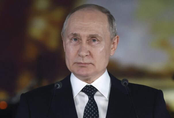 A Bloomberg szerint Putyin hajlandó lenne tárgyalni Ukrajna semleges státuszáról és NATO tagságáról. Az oroszok cáfolnak