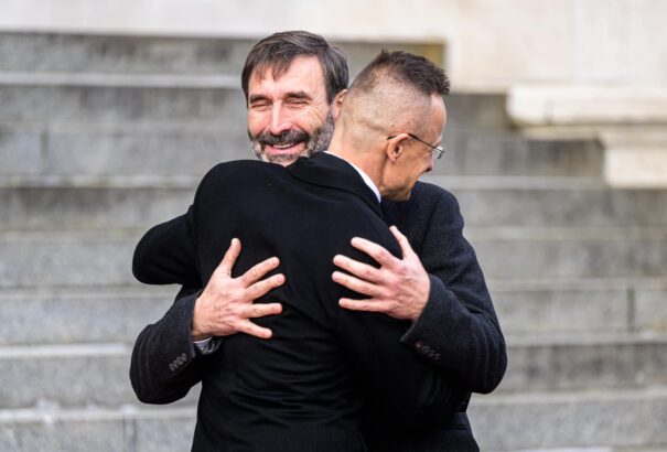 Szijjártó Péter így köszöntötte a szlovák minisztereket – Képekkel