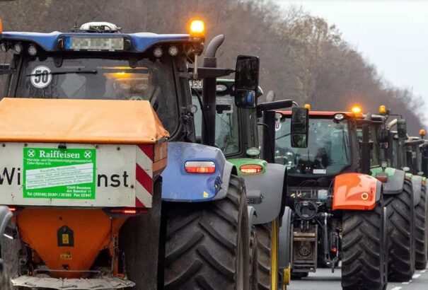 Utcára vonultak a német gazdák. Már a határátkelőhelyeket is blokkolják