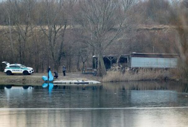 Két holttestet találtak egy tóban, a Szenci járásban