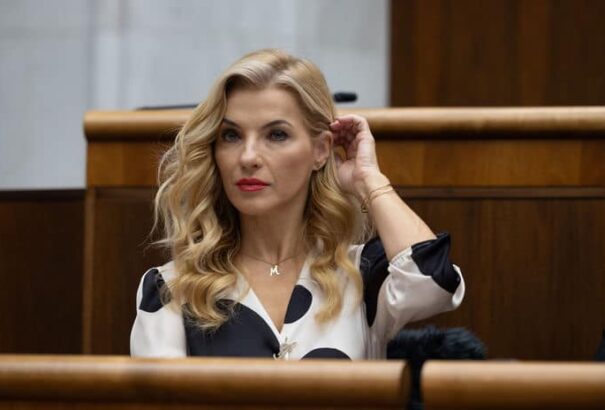 Hétfőn reggel lesz a Šimkovičová leváltásáról szóló rendkívüli parlamenti ülés