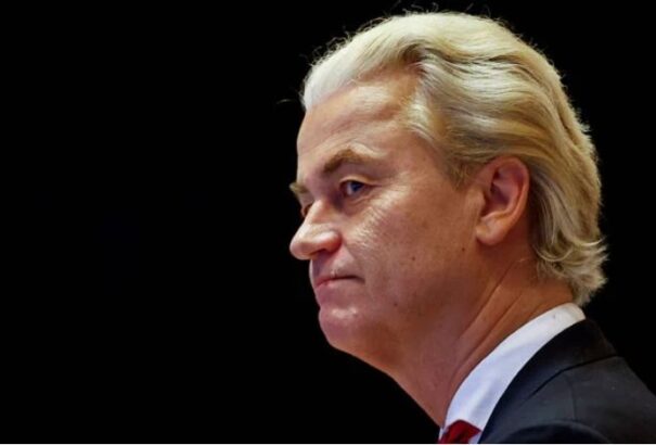 Már nem tiltaná be a Koránt és a mecseteket a kormányra készülő Geert Wilders