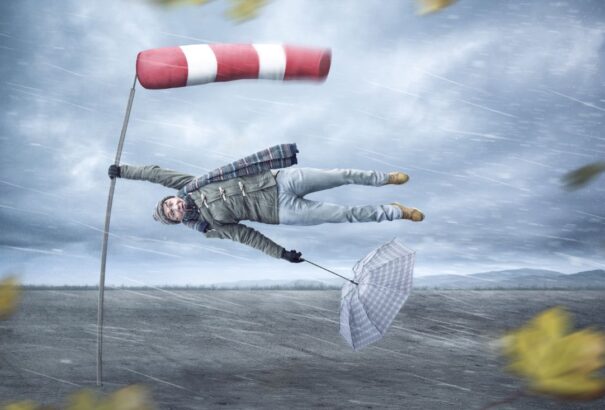 A tavaszi időjárás mellé orkánt is kapunk az oldalunkba. Északon vasárnap villámok cikáztak