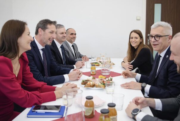 A KDH megint progresszív csapdába manőverezte magát – Körkép-elemzés