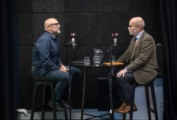 Káčer a NATO partnerszervezete alelnökeként azon dolgozik, hogy egymásnak ugrassza Magyarországot és Szlovákiát