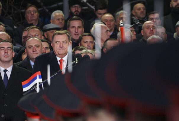 Többszöri halasztás után megkezdődött a Milorad Dodik elleni per Szarajevóban