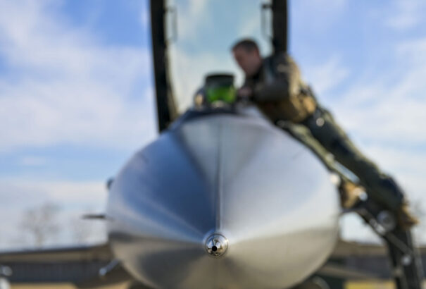 Állítólag már júniusban megérkezhetnek az amerikai F-16-osok Ukrajnába